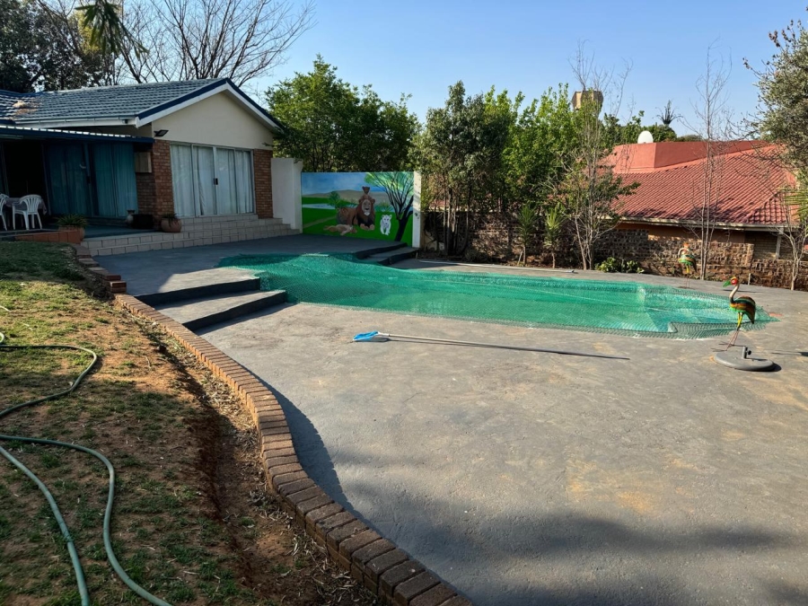 6 Bedroom Property for Sale in Heuwelsig Free State